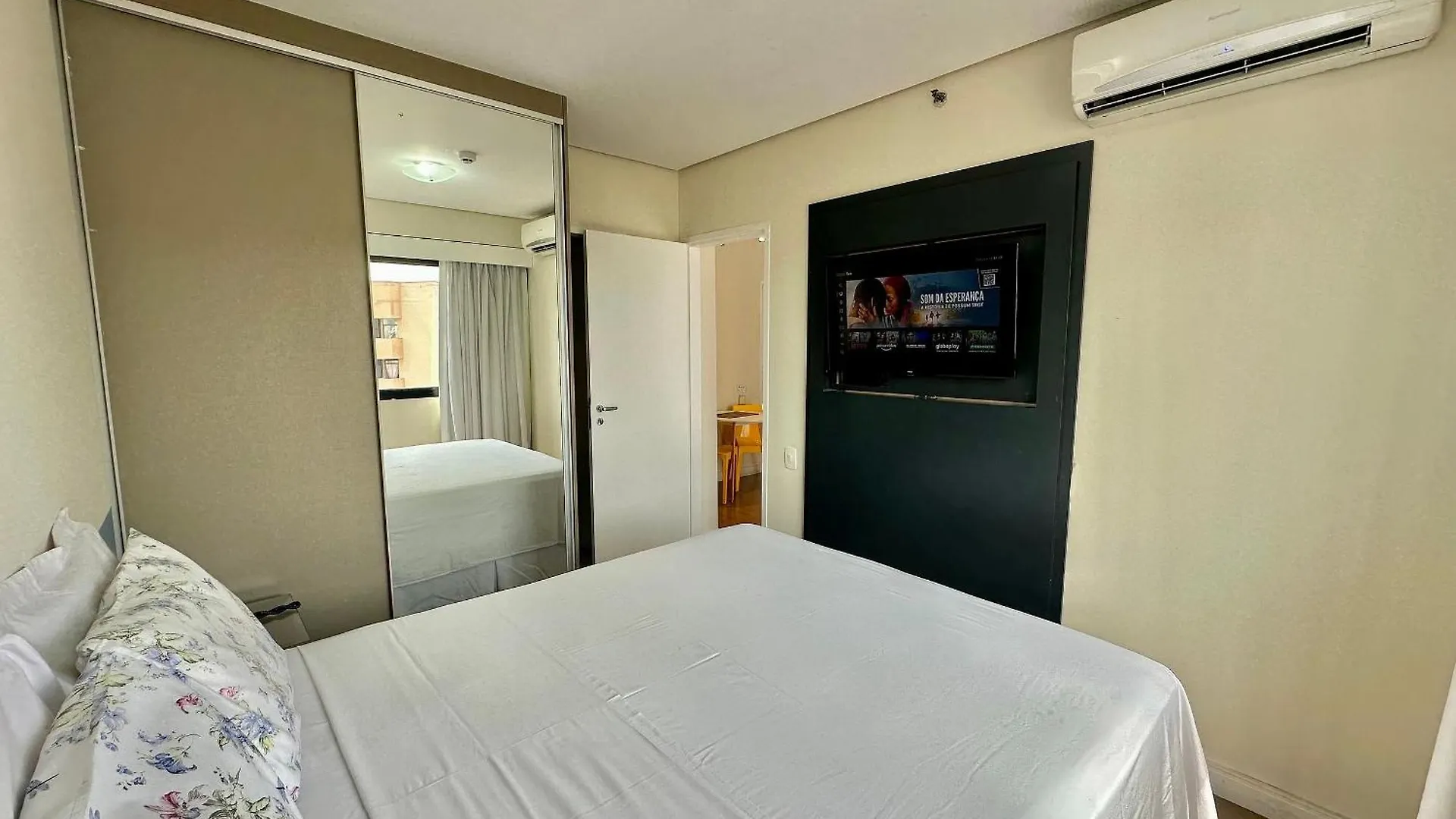 Hotel The Palace Tv Giratoria Limpeza Diaria Uh1303 Sao Paulo